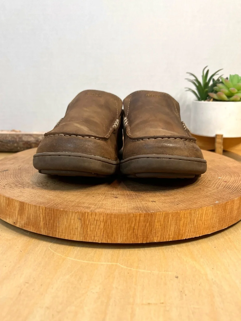 OluKai Moloa Kids Slip-On Shoes Brown Leather Size 2 Moccasins